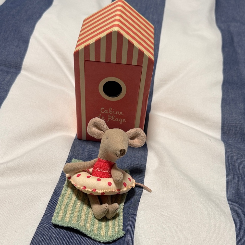 Adorable Maileg little sister Mouse  Set